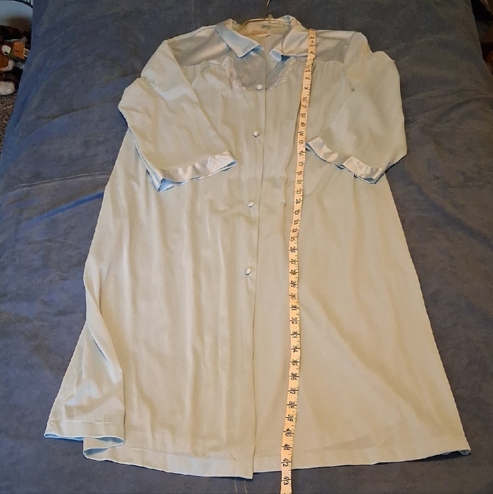 🧹Light Weight  Summer Robe - Picture 3 of 7